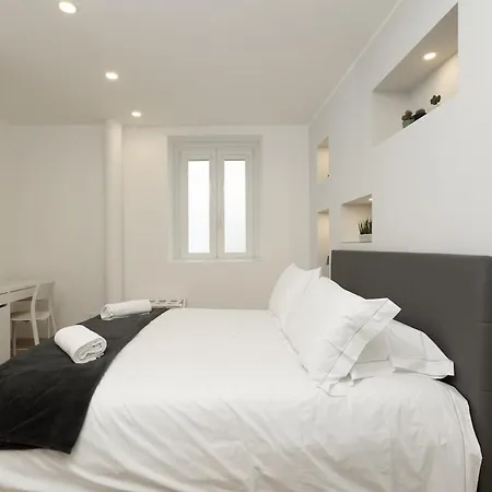 Mondrian L Bb * טריאסטה