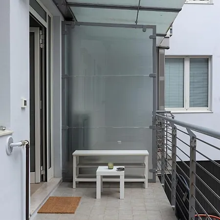 Mondrian L Bb * Trieste